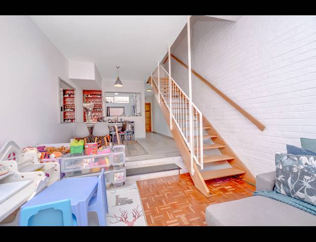 2 BEDROOM APARTMENT FOR SALE IN DARRENWOOD